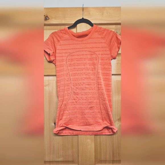 LULULEMON swiftly running shirt, Women's size 8 - Picture 1 of 6